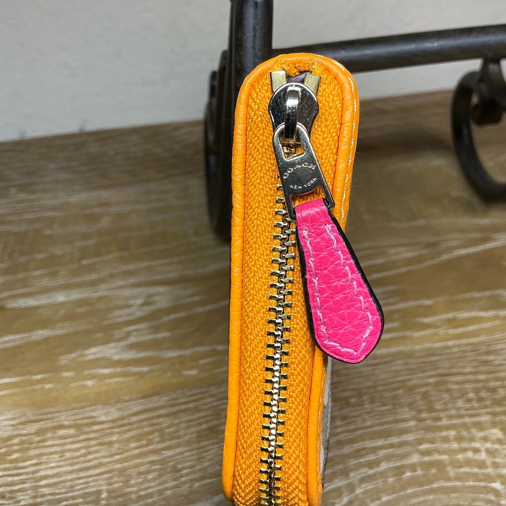 Coach Dempsey Small Zip Around Wallet NWT Orange and Pink - Picture 11 of 12